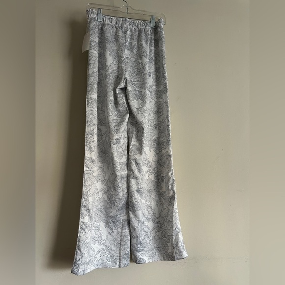 NWT Nordstrom Rack Women’s Pajama Set Floral Print size Small - Picture 3 of 11
